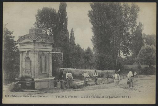 La fontaine et le lavoir (en 1864), où sont réunis des travailleurs.